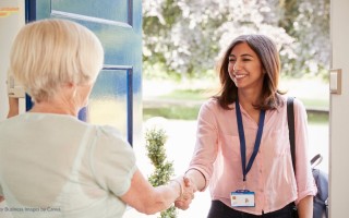 Begrüßung und Smalltalk | Baustein 1 im Gespräch mit Pflegekunden